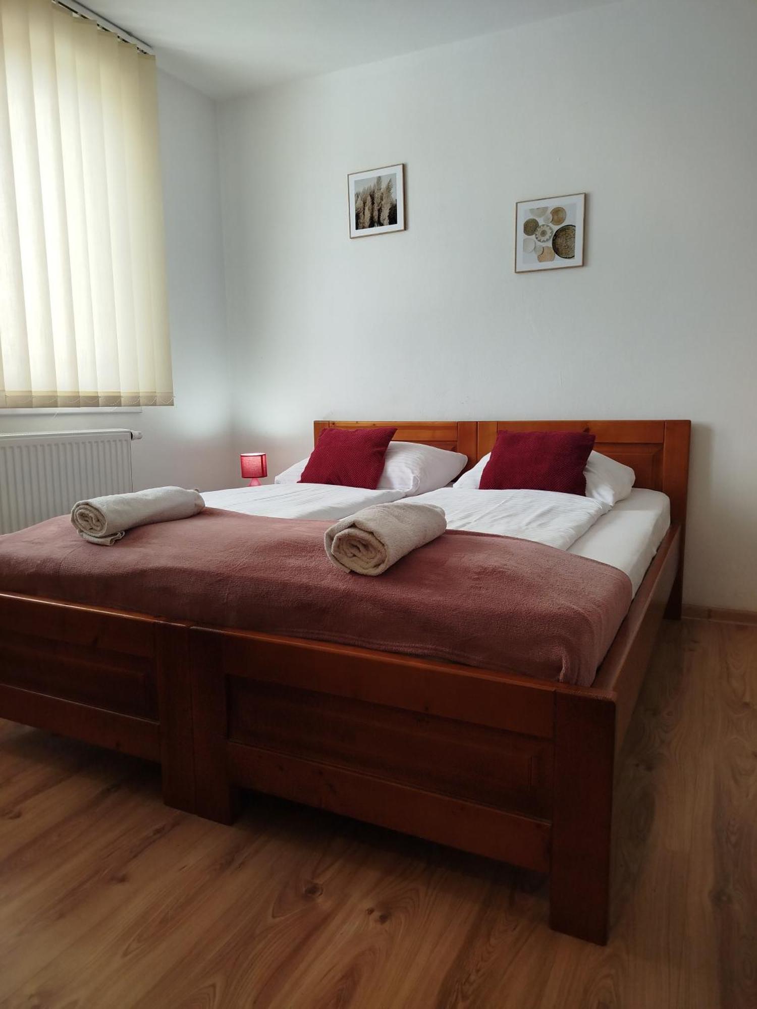 Guest House Kovalik Sucha Hora Екстер'єр фото